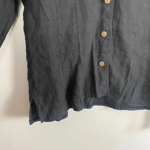 Solitaire Linen Vintage Button Up Top - Picture 3 of 9